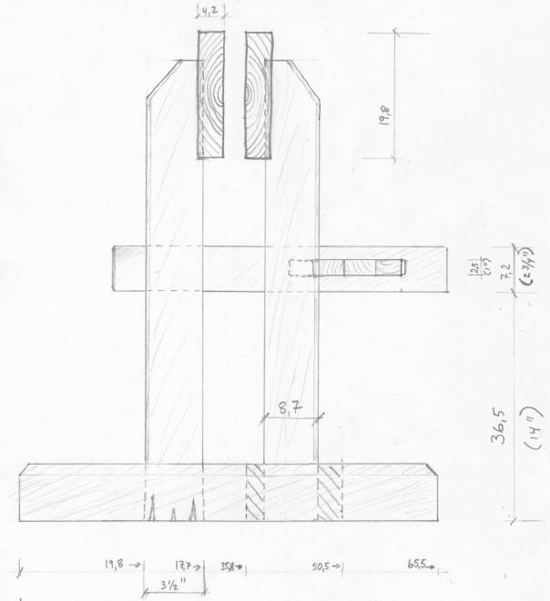 Snitt av den eine foten på skottbenken frå Nereng. Teikning: Kolbjørn Vegar Os