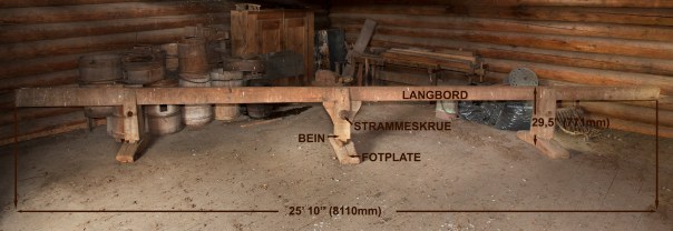 Dette er den lengste benken på Skårvoll. Hovedmål er påført bildet. Foto: Freia Beer.