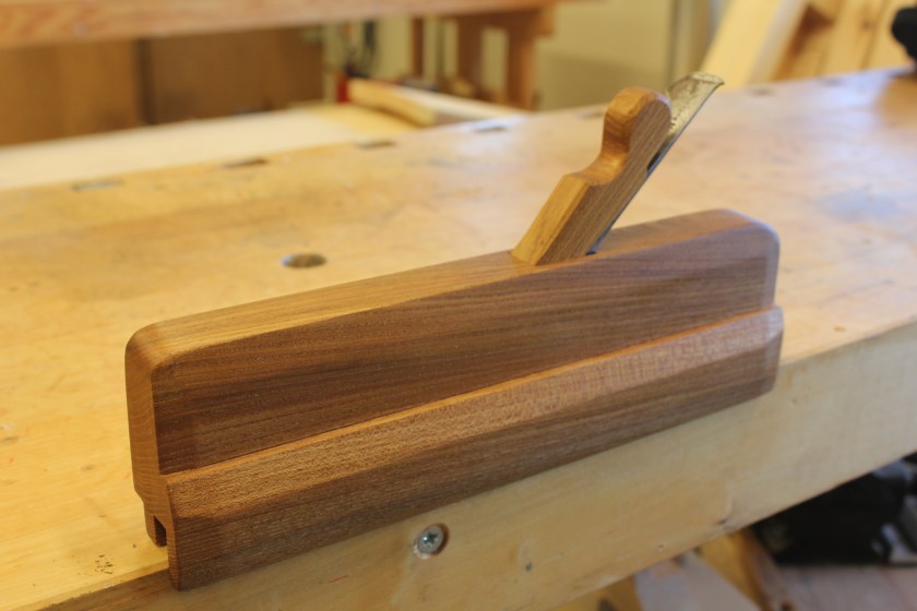 Siste tilskudd i familien; ploghøvel i oljet alm.