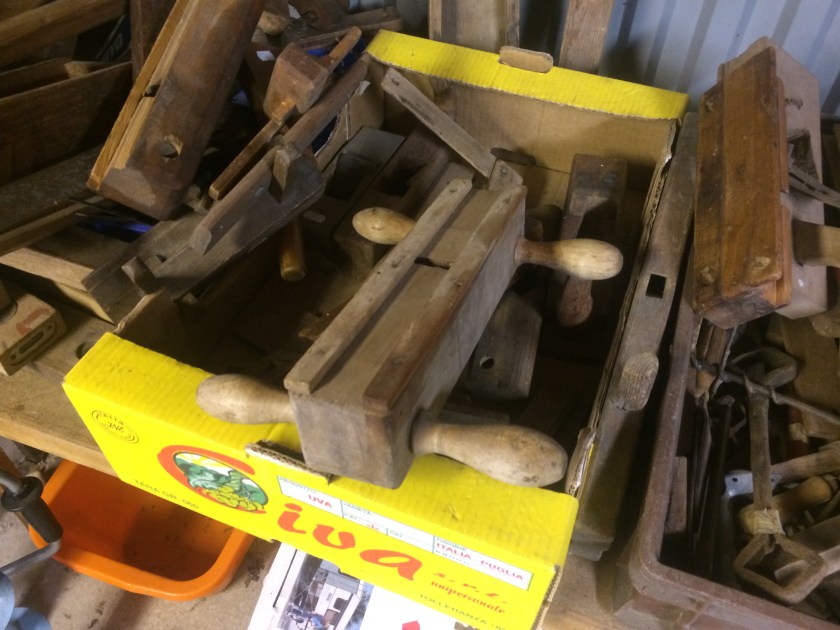 Okshøvel med påspikra lister til meier. Denne er veldig lik tilsvarande høvlar i Noreg. Foto: Karl-Magnus Melin