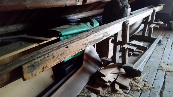 Skøtbenk frå Nord-Aurdal. Foto: Odd Arne Rudi