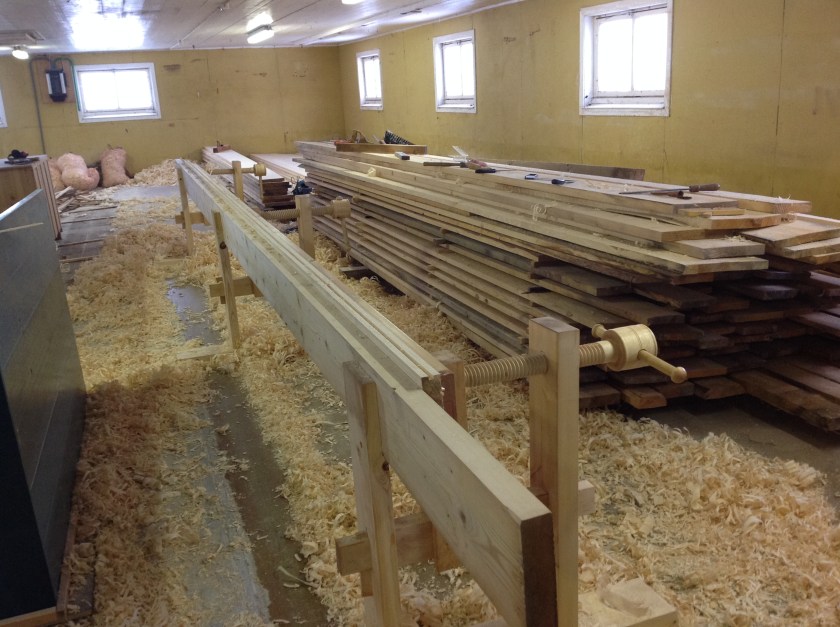 Skøttbenk med tre bukkar