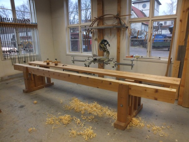 Denne benken ble laget under en samling på Røros i 2010, det var under denne samlingen at ideen om Norsk Skottbenkunion ble unnfanget. Foto: Ole Jørgen Schreiner