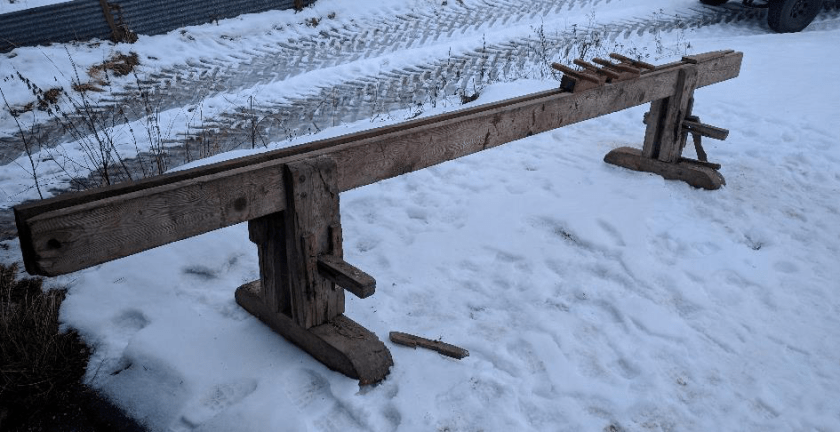 Skottbenken tatt ut for fotografering